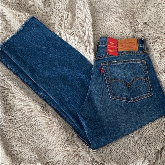Levi Wedgie Button Fly Straight Leg Jeans - Picture 3 of 3